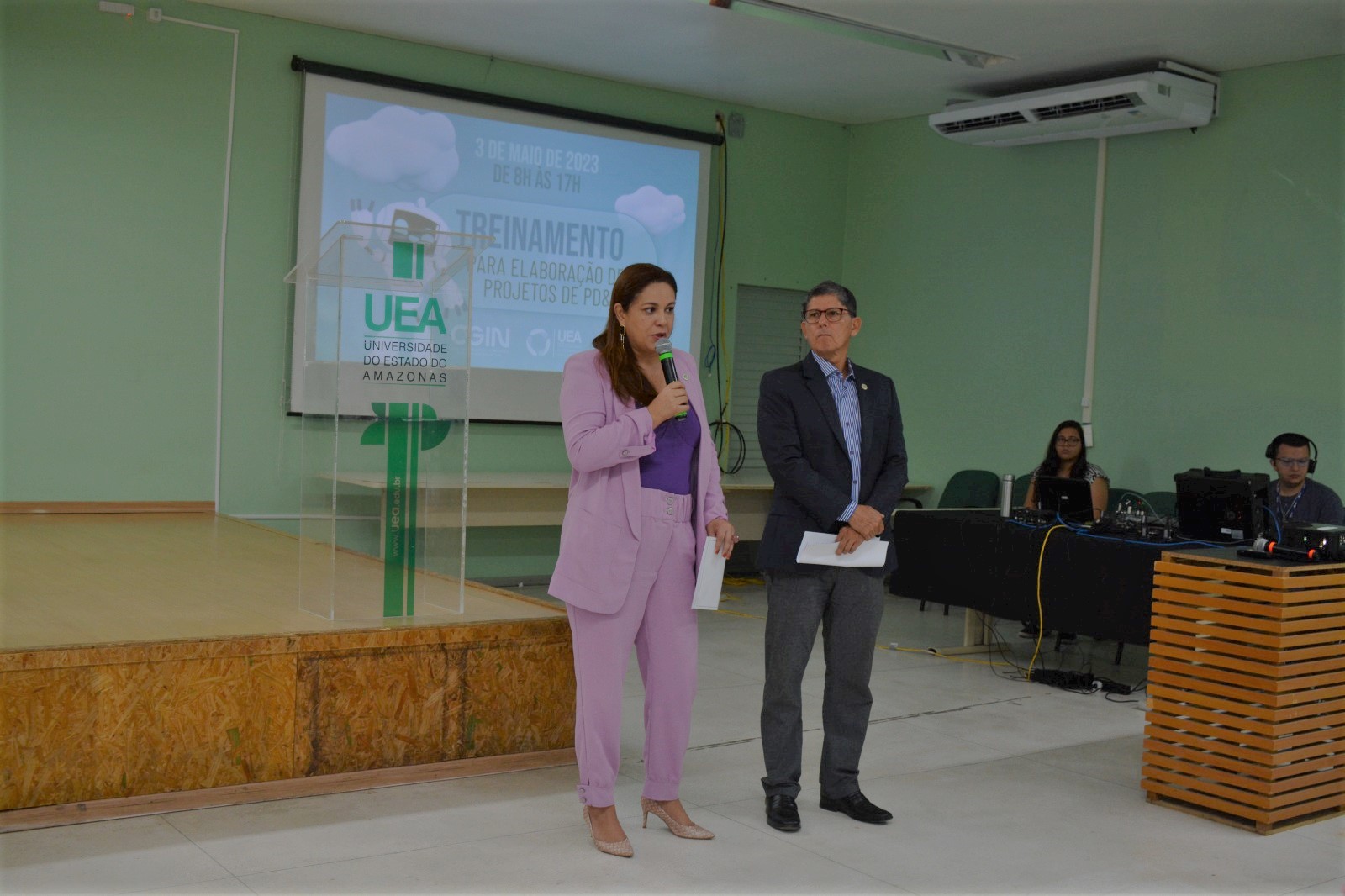 Professores e técnico-administrativos da UEA recebem treinamentos para elaborar projetos de PD&I