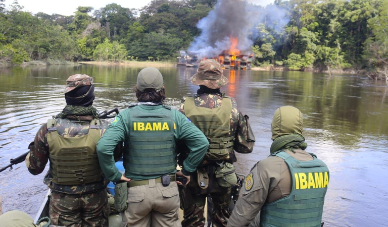 Vale do Javari (AM): Ibama, Forças Armadas, PF e Funai neutralizam 50 dragas do garimpo ilegal