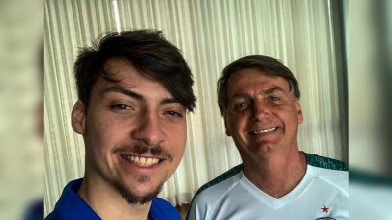 Jair Renan, filho de Bolsonaro, é alvo de operação da Polícia Civil