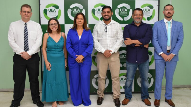 UEA empossa novos diretores de unidades, coordenadores de qualidade e de cursos