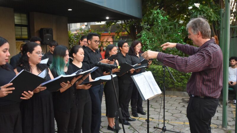 Madrigal Amazonas da UEA realiza espetáculos em homenagem ao poeta Mário Quintana e aos Beatles